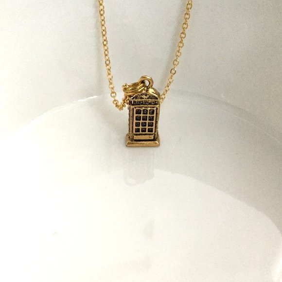 Miniature Telephone Booth London Phone Booth Payphone Phone Box Charm Necklace - Picture 4 of 4
